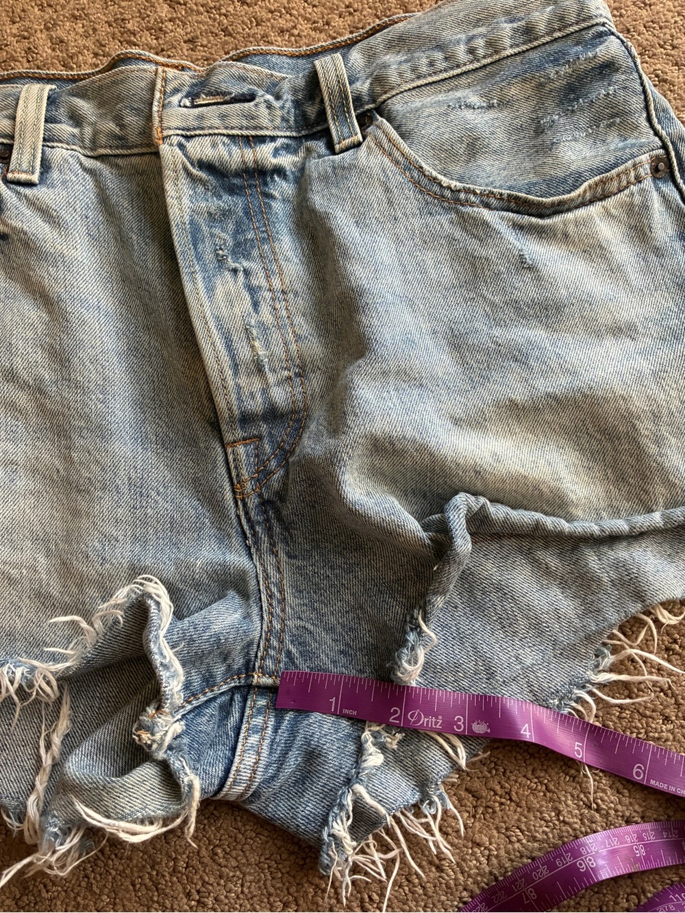 Levi’s Light Blue Distressed Denim Women’s Shorts - Picture 5 of 7